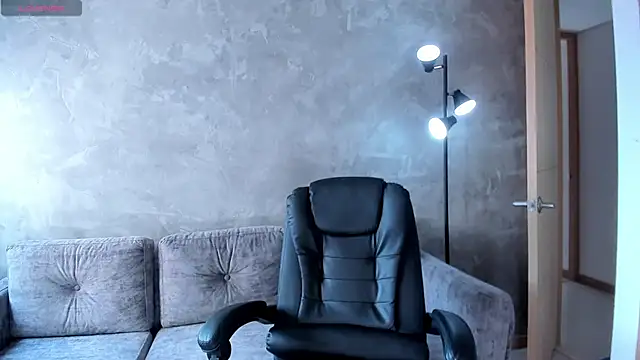 ValerieAustin online show from December 16, 2025, 6:02 pm