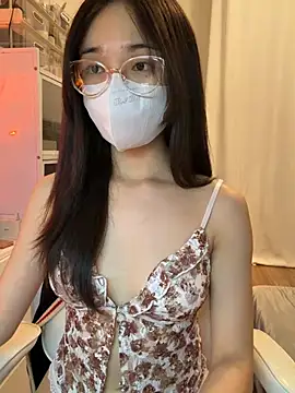 mimichannn99 online show from April 19, 2026, 8:11 pm