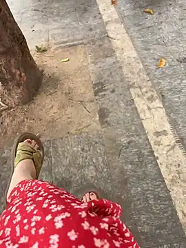 qwe522522 online show from April 16, 2026, 7:09 am