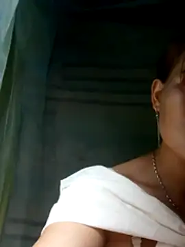 Snapshot of yana-zz chatting on April 5, 2026, 4:37 pm yana-zz online show from April 5, 2026, 4:37 pm