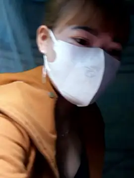 Snapshot of yana-zz chatting on April 9, 2026, 6:35 pm yana-zz online show from April 9, 2026, 6:35 pm