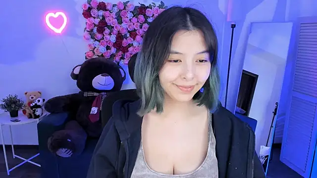 SirenMystiq online show from April 14, 2026, 7:31 pm