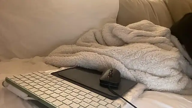 ijustturned18today online show from January 16, 2026, 8:57 pm