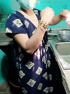 Snapshot of Cuple_masti72 chatting on June 11, 2026, 2:33 am Cuple masti72 online show from June 11, 2026, 2:33 am