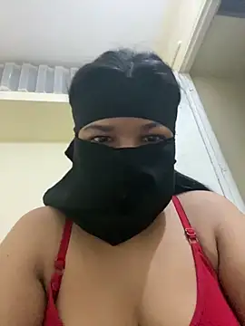 Snapshot of sara___fun chatting on December 18, 2025, 12:44 pm sara fun online show from December 18, 2025, 12:44 pm