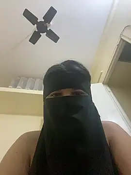 Snapshot of sara___fun chatting on February 13, 2026, 7:10 pm sara fun online show from February 13, 2026, 7:10 pm