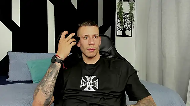 Snapshot of J_king__ chatting on February 5, 2026, 10:58 pm J king online show from February 5, 2026, 10:58 pm