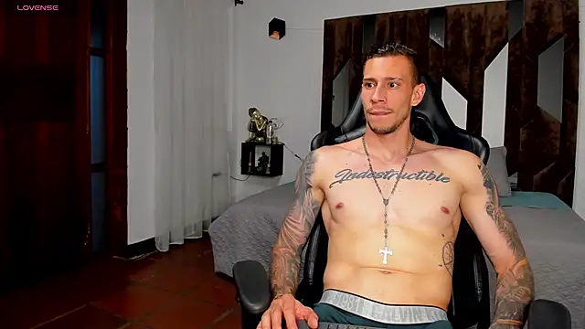 Snapshot of J_king__ chatting on February 17, 2026, 12:51 am J king online show from February 17, 2026, 12:51 am