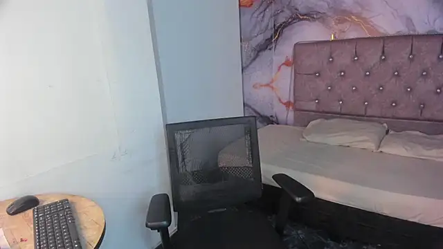 Snapshot of Maya_Storm_ chatting on March 31, 2026, 12:49 pm Maya Storm online show from March 31, 2026, 12:49 pm