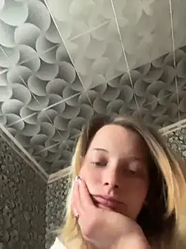 Barbika19 online show from April 15, 2026, 1:18 pm