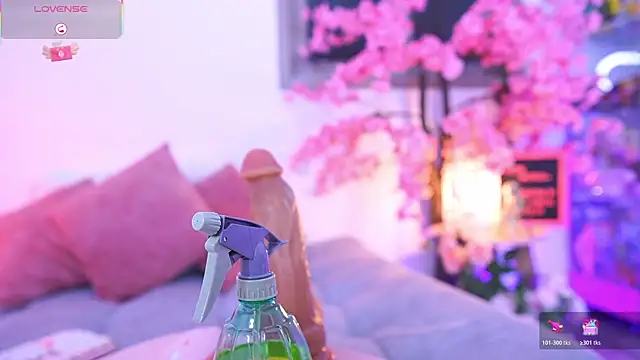 Hayami Lee online show from April 13, 2026, 4:07 am