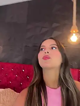 Valeria-escobar online show from February 15, 2026, 1:31 pm