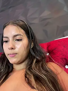 Snapshot of Valeria-escobar chatting on April 19, 2026, 6:10 pm Valeria-escobar online show from April 19, 2026, 6:10 pm