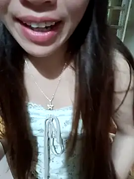 Snapshot of little-effy chatting on June 27, 2026, 12:04 am little-effy online show from June 27, 2026, 12:04 am