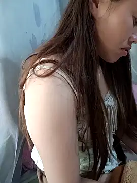 Snapshot of little-effy chatting on July 8, 2026, 10:20 am little-effy online show from July 8, 2026, 10:20 am