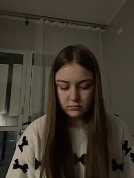 Yaseniya  online show from February 2, 2026, 12:53 am