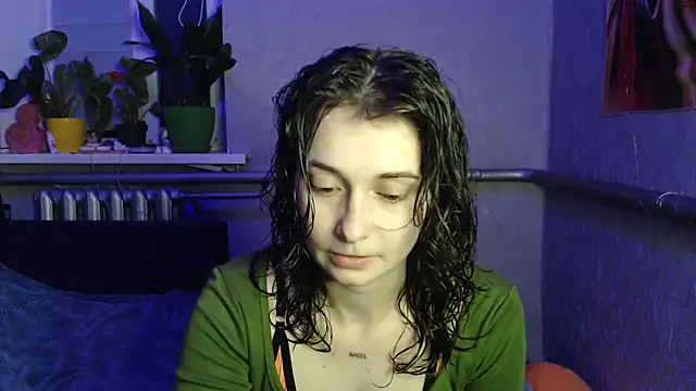 Snapshot of Angelik5371 chatting on April 14, 2026, 6:47 pm Angelik5371 online show from April 14, 2026, 6:47 pm