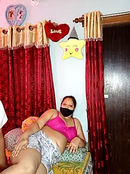 Snapshot of peu8 chatting on December 21, 2025, 3:30 pm peu8 online show from December 21, 2025, 3:30 pm