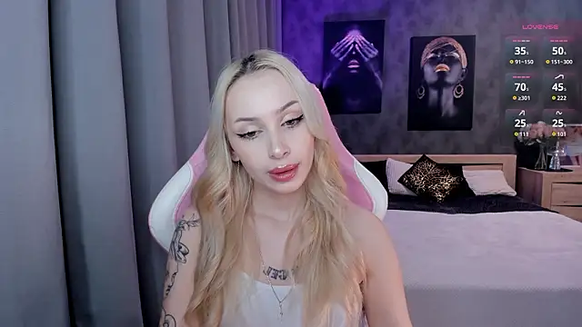 LanaMiracle online show from February 8, 2026, 4:16 am