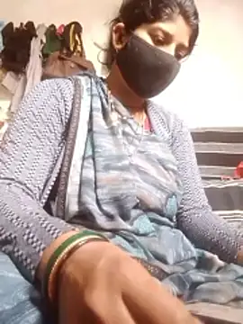 Aaisha 01 online show from February 26, 2026, 4:44 am