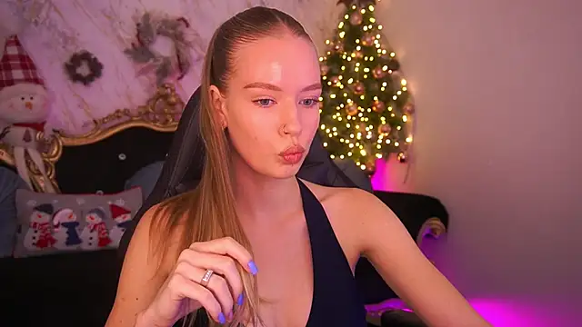 Snapshot of MollyyMayy chatting on December 22, 2025, 3:20 pm MollyyMayy online show from December 22, 2025, 3:20 pm