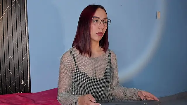 Snapshot of Moolly_Evanz chatting on April 29, 2026, 2:32 pm Moolly Evanz online show from April 29, 2026, 2:32 pm