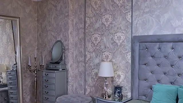 DonnaKlein online show from April 24, 2026, 6:10 pm