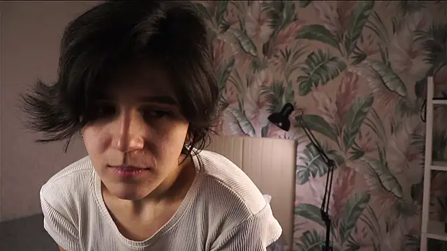 TriciaDuka online show from December 16, 2025, 4:28 am