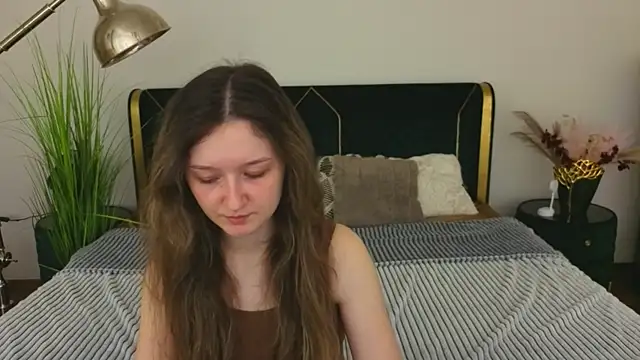 CyrenaLuxe online show from March 28, 2026, 8:41 pm