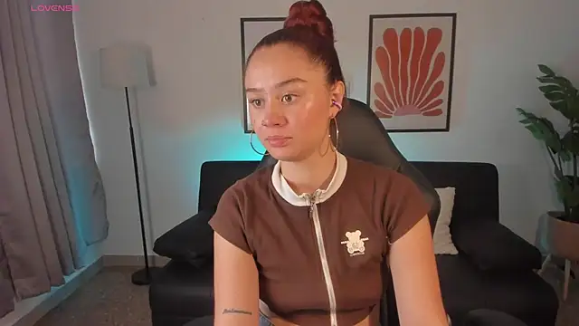Snapshot of Amelia_Saenz_ chatting on July 23, 2026, 3:32 pm Amelia Saenz online show from July 23, 2026, 3:32 pm