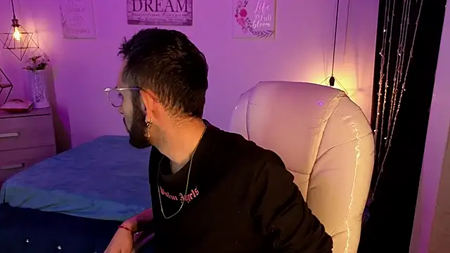 annie and ryan online show from January 18, 2026, 3:54 am