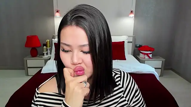 Brunette Charm online show from April 14, 2026, 11:27 am