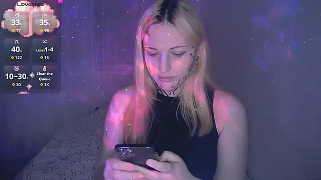 AlexaLaRose2 online show from December 20, 2025, 1:02 am