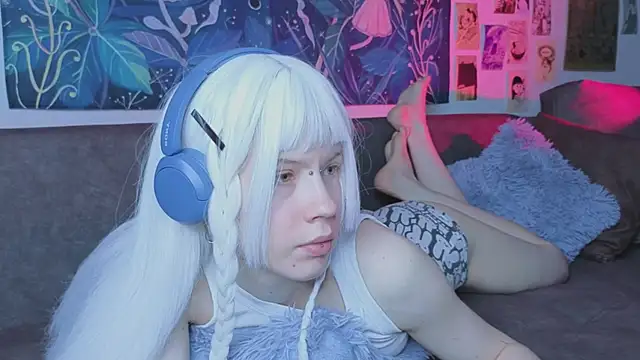 PeacchyPawss online show from May 11, 2026, 9:48 am