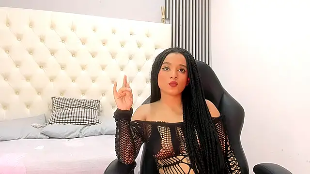 Snapshot of khiara___ chatting on December 15, 2025, 10:58 pm khiara online show from December 15, 2025, 10:58 pm