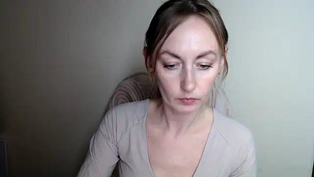 Snapshot of LiaSeass_ chatting on June 6, 2026, 12:43 pm LiaSeass online show from June 6, 2026, 12:43 pm