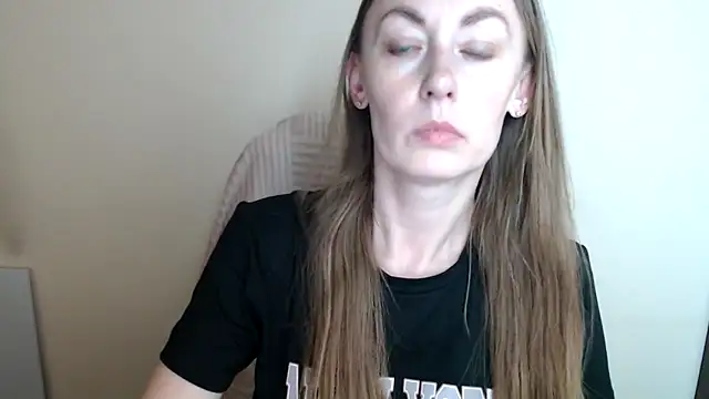 Snapshot of LiaSeass_ chatting on June 10, 2026, 12:15 pm LiaSeass online show from June 10, 2026, 12:15 pm