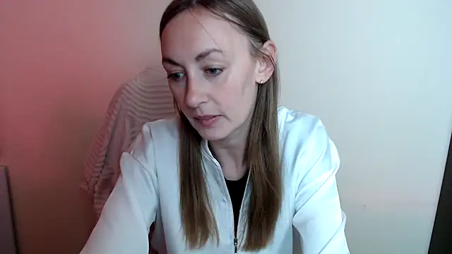 Snapshot of LiaSeass_ chatting on July 4, 2026, 12:55 pm LiaSeass online show from July 4, 2026, 12:55 pm
