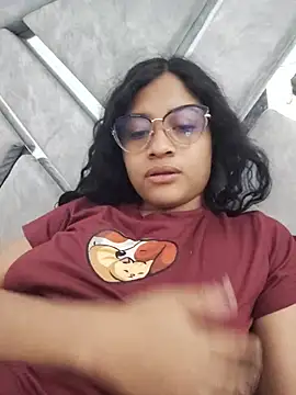 DAFNNEE HOT online show from June 3, 2026, 3:06 pm
