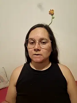 Snapshot of liababylia chatting on April 8, 2026, 12:21 am liababylia online show from April 8, 2026, 12:21 am