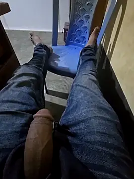 Snapshot of SHARIF12123 chatting on December 23, 2025, 7:39 am SHARIF12123 online show from December 23, 2025, 7:39 am