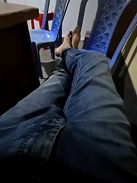 Snapshot of SHARIF12123 chatting on February 20, 2026, 3:56 pm SHARIF12123 online show from February 20, 2026, 3:56 pm