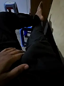 SHARIF12123 online show from April 18, 2026, 8:40 am