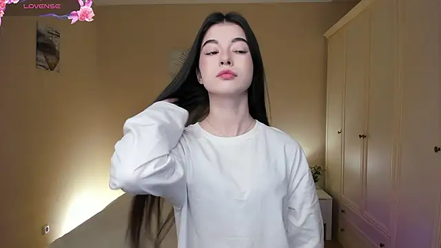 LisaColee online show from February 23, 2026, 7:22 pm