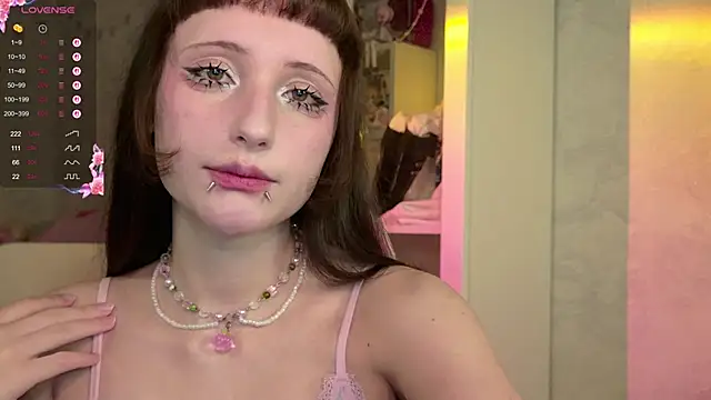 MiraJades online show from March 29, 2026, 10:32 pm