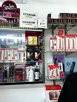 lunaluxury22 online show from March 14, 2026, 2:33 pm