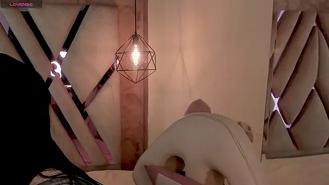 Lovely-martina online show from February 4, 2026, 12:11 pm