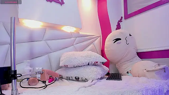 Snapshot of isa_fox_23 chatting on February 19, 2026, 7:10 pm isa fox 23 online show from February 19, 2026, 7:10 pm