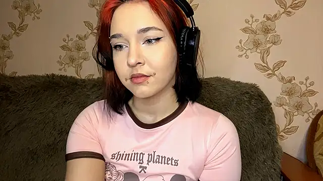 EmilyVeiro online show from February 1, 2026, 5:22 pm