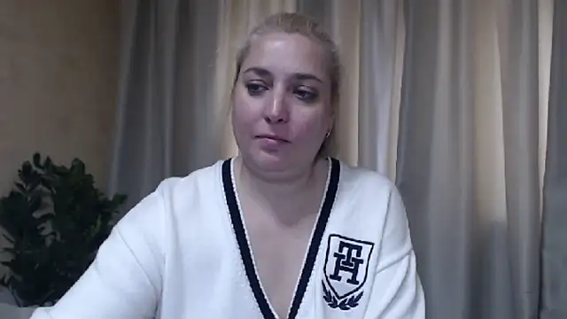 sweetpussy13 online show from June 2, 2026, 6:15 am